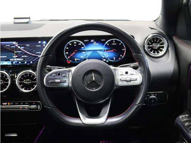GLAクラスGLA200d 4マチック AMGライン 4WD
