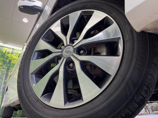 �y����16�C���`�A���~�z�C�[���z�O�ςɃ}�b�`���������A���~�z�C�[���𑕒����Ă���܂��B�e��ЊO�A���~�z�C�[����A�X�^�b�h���X�^�C�����戵�����Ă���܂��B���񂲑��k����������