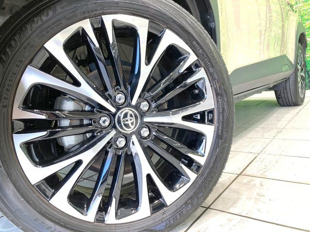 �y����18�C���`�A���~�z�C�[���z�O�ςɃ}�b�`���������A���~�z�C�[���𑕒����Ă���܂��B�e��ЊO�A���~�z�C�[����A�X�^�b�h���X�^�C�����戵�����Ă���܂��B���񂲑��k����������