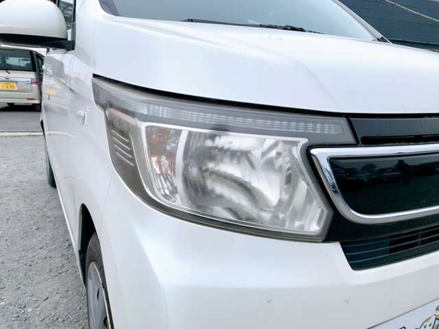 �y�I�[�g���C�g�z�ԊO�̖��邳�����m���āA�����I�Ƀw�b�h���C�g��_�����Ă���܂���g���l���𑖍s����ۂɂ��A�����I�ɓ_�����Ă���ĕ֗��ȑ�����1�ł���