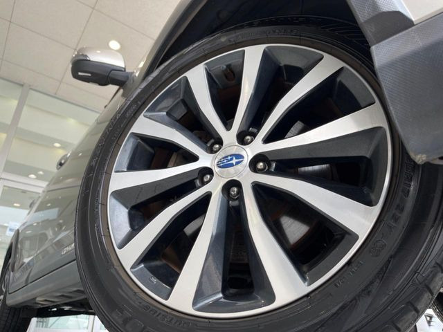�y����17�C���`�A���~�z�C�[���z�O�ςɃ}�b�`���������A���~�z�C�[���𑕒����Ă���܂��B�e��ЊO�A���~�z�C�[����A�X�^�b�h���X�^�C�����戵�����Ă���܂��B���񂲑��k����������