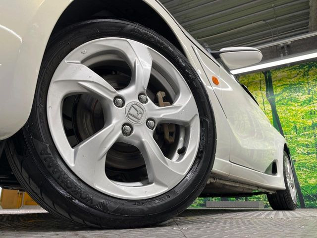 �y����15/16�C���`�A���~�z�C�[���z�O�ςɃ}�b�`���������A���~�z�C�[���𑕒����Ă���܂��B�e��ЊO�A���~�z�C�[����A�X�^�b�h���X�^�C�����戵�����Ă���܂��B���񂲑��k����������