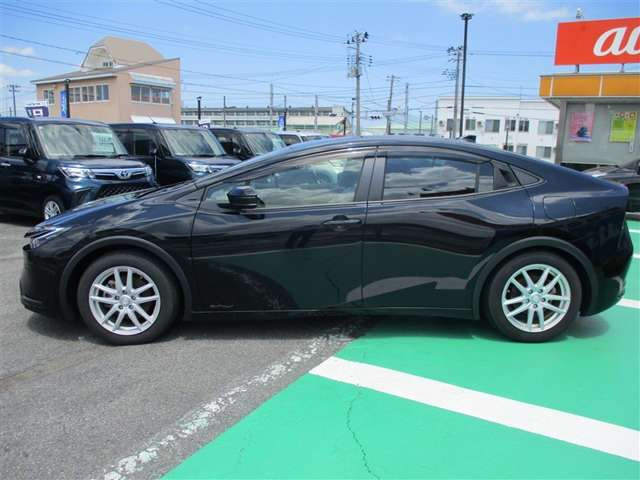 プリウス2.0 G E-Four 4WD