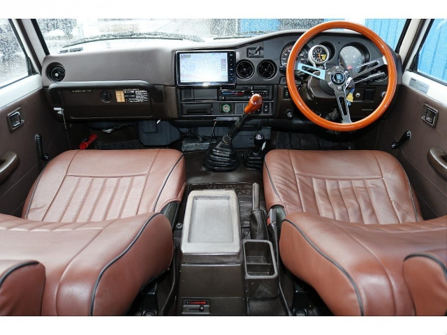 ランドクルーザー604.0 STD 4WD
