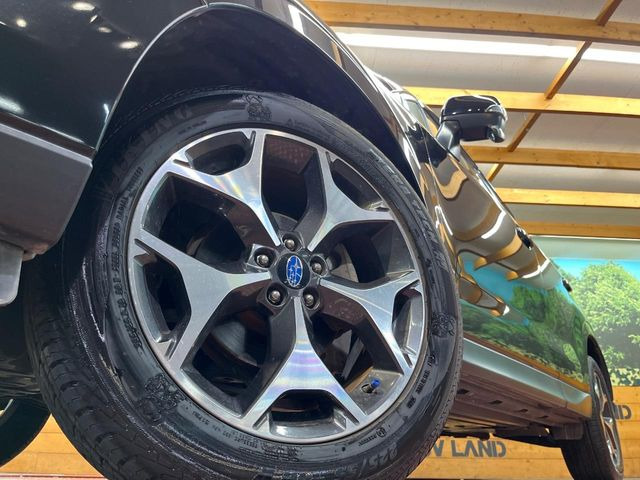 �y����18�C���`�A���~�z�C�[���z�O�ςɃ}�b�`���������A���~�z�C�[���𑕒����Ă���܂��B�e��ЊO�A���~�z�C�[����A�X�^�b�h���X�^�C�����戵�����Ă���܂��B���񂲑��k����������