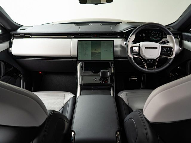 レンジローバースポーツSV エディション ツー 4.4L P635 4WD