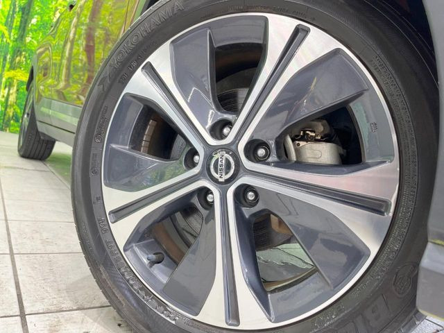 �y����17�C���`�A���~�z�C�[���z�O�ςɃ}�b�`���������A���~�z�C�[���𑕒����Ă���܂��B�e��ЊO�A���~�z�C�[����A�X�^�b�h���X�^�C�����戵�����Ă���܂��B���񂲑��k����������