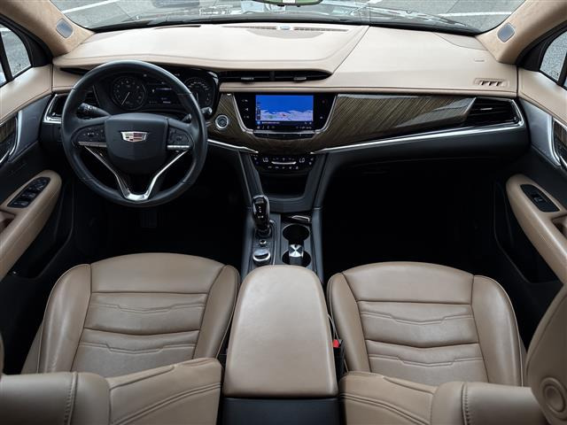 XT6プラチナム 4WD