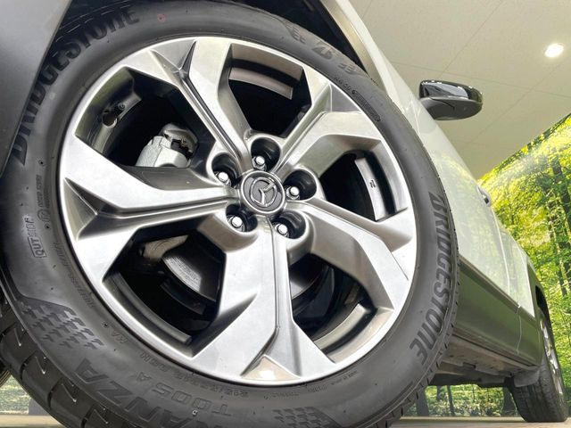 �y�����I�v�V����18�C���`�A���~�z�C�[���z�����I�v�V�����z�C�[���𑕒��B���s���\�̌���ɉ����A�O�ς����X�^�C���b�V���ɂȂ��Ă��܂��B