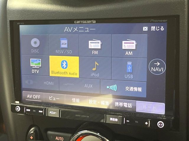 ��Bluetooth:���莝���̃X�}�[�g�t�H���ȂǂƐڑ����A�n���Y�t���[�ʘb��Տꊴ����~���[�W�b�N�Đ������y���݂��������܂��B�����ڑ��ł��̂Ŕς킵��������܂����