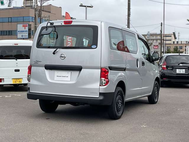 NV200バネットバン1.6 DX 4WD
