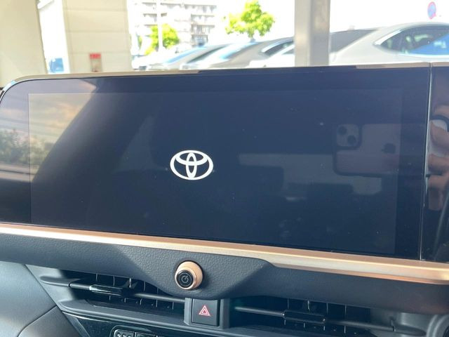 クラウンクロスオーバー2.5 G アドバンスト レザー パッケージ E-Four 4WD