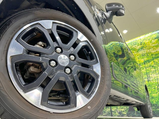 �y����15�C���`�A���~�z�C�[���z�O�ςɃ}�b�`���������A���~�z�C�[���𑕒����Ă���܂��B�e��ЊO�A���~�z�C�[����A�X�^�b�h���X�^�C�����戵�����Ă���܂��B���񂲑��k����������