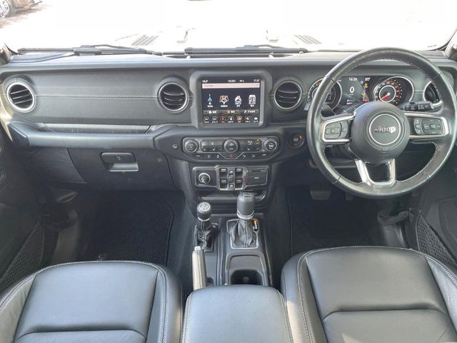 ラングラーアンリミテッド サハラ 4WD