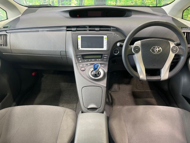 プリウス1.8 L