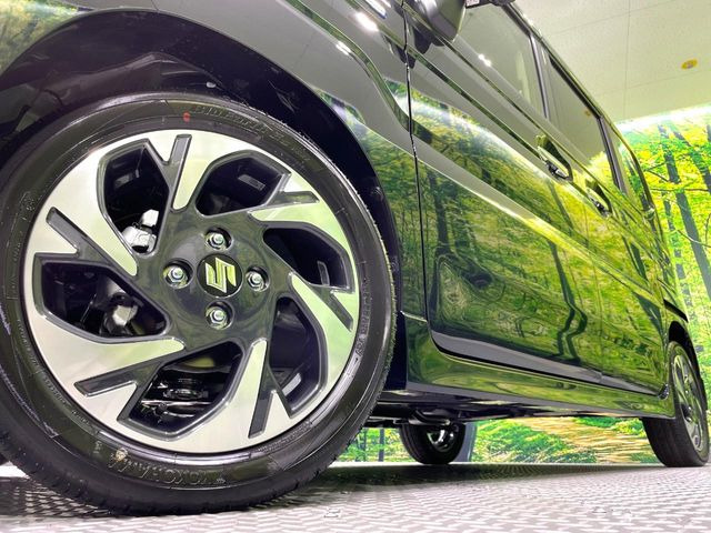 �y����15�C���`�A���~�z�C�[���z�O�ςɃ}�b�`���������A���~�z�C�[���𑕒����Ă���܂��B�e��ЊO�A���~�z�C�[����A�X�^�b�h���X�^�C�����戵�����Ă���܂��B���񂲑��k����������
