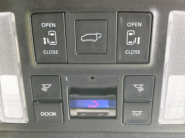【両側パワースライドドア】スマートキーや運転席のスイッチで後席両側スライドドアの開閉が可能♪電動だから力を入れてドアを開ける必要が無く、小さなお子様でも簡単に開け閉めでき快適です♪