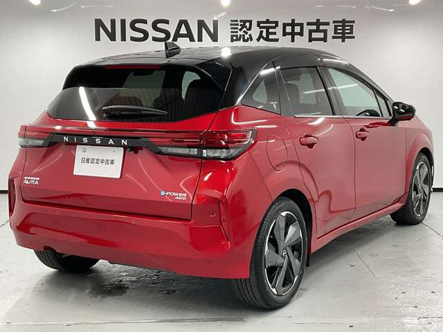 ノートオーラ1.2 G FOUR レザーエディション 4WD