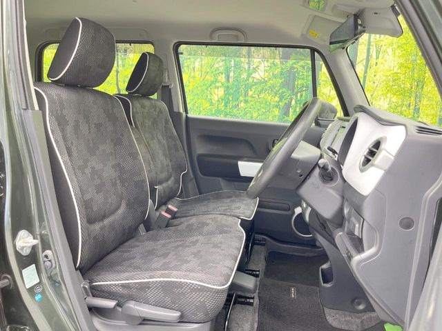 運転席シート廻りは使用感も少なく、良好な状態となっています。丁寧に使われていたことがよくわかりますね。