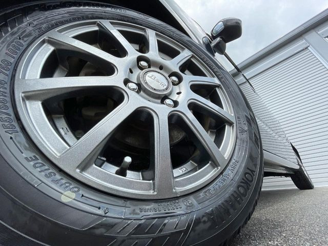 �y14�C���`�A���~�z�C�[���z�O�ςɃ}�b�`�����A���~�z�C�[���𑕒����Ă���܂��B�e��A���~�z�C�[����A�X�^�b�h���X�^�C�����戵�����Ă���܂��B���񂲑��k����������