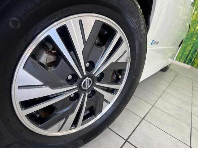 �y����15�C���`�A���~�z�C�[���z�O�ςɃ}�b�`���������A���~�z�C�[���𑕒����Ă���܂��B�e��ЊO�A���~�z�C�[����A�X�^�b�h���X�^�C�����戵�����Ă���܂��B���񂲑��k����������