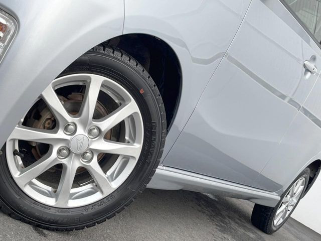 �y�����A���~�z�C�[���z�O�ςɃ}�b�`���������A���~�z�C�[���𑕒����Ă���܂��B�e��ЊO�A���~�z�C�[����A�X�^�b�h���X�^�C�����戵�����Ă���܂��B���񂲑��k����������