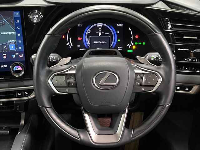【ステアリングスイッチ】運転中、前方から目線をそらすことなく、オーディオ等の操作が可能な便利機能!安心&快適なドライブを演出してくれます♪