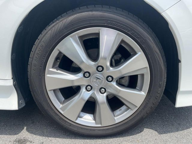 �y����17�C���`�A���~�z�C�[���z�O�ςɃ}�b�`���������A���~�z�C�[���𑕒����Ă���܂��B�e��ЊO�A���~�z�C�[����A�X�^�b�h���X�^�C�����戵�����Ă���܂��B���񂲑��k����������