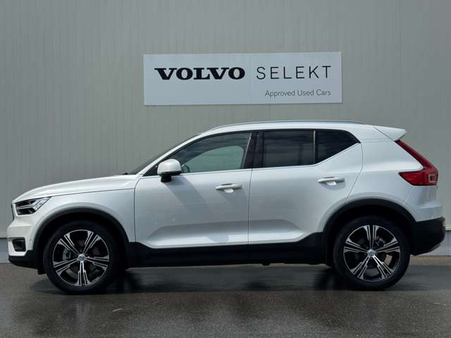 XC40B4 AWD インスクリプション 4WD