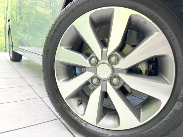 �y����15�C���`�A���~�z�C�[���z�O�ςɃ}�b�`���������A���~�z�C�[���𑕒����Ă���܂��B�e��ЊO�A���~�z�C�[����A�X�^�b�h���X�^�C�����戵�����Ă���܂��B���񂲑��k����������