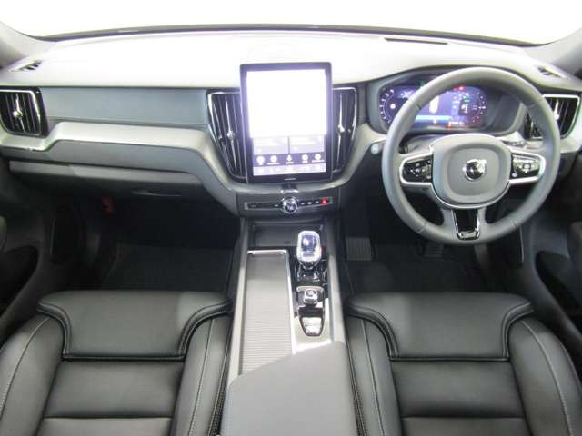 XC60ウルトラ T6 AWD プラグイン ハイブリッド ブラック エディション 4WD