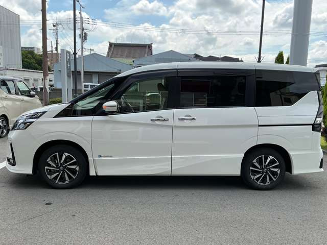 セレナ1.2 e-POWER ハイウェイスターV