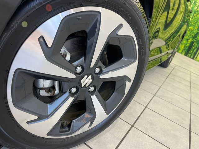 �y����15�C���`�A���~�z�C�[���z�O�ςɃ}�b�`���������A���~�z�C�[���𑕒����Ă���܂��B�e��ЊO�A���~�z�C�[����A�X�^�b�h���X�^�C�����戵�����Ă���܂��B���񂲑��k����������