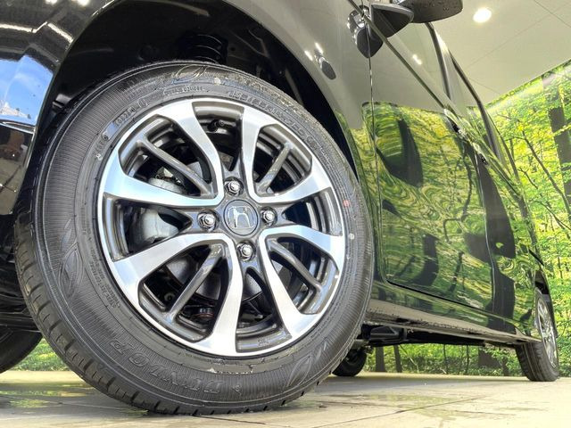 �y����14�C���`�A���~�z�C�[���z�O�ςɃ}�b�`���������A���~�z�C�[���𑕒����Ă���܂��B�e��ЊO�A���~�z�C�[����A�X�^�b�h���X�^�C�����戵�����Ă���܂��B���񂲑��k����������