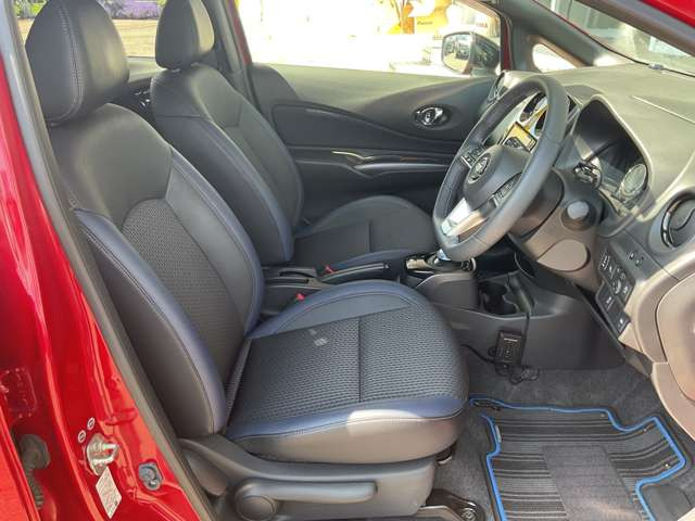 ノート1.2 e-POWER メダリスト FOUR ブラックアロー 4WD