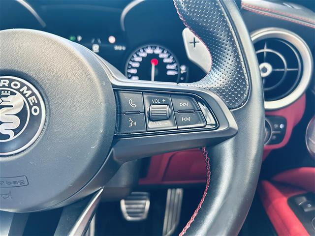 ステルヴィオ2.2 ターボ ディーゼル Q4 ヴェローチェ 4WD