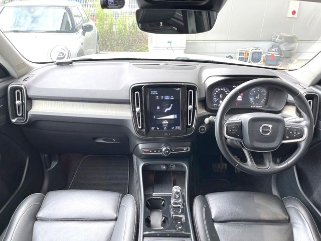 XC40T4 AWD インスクリプション 4WD