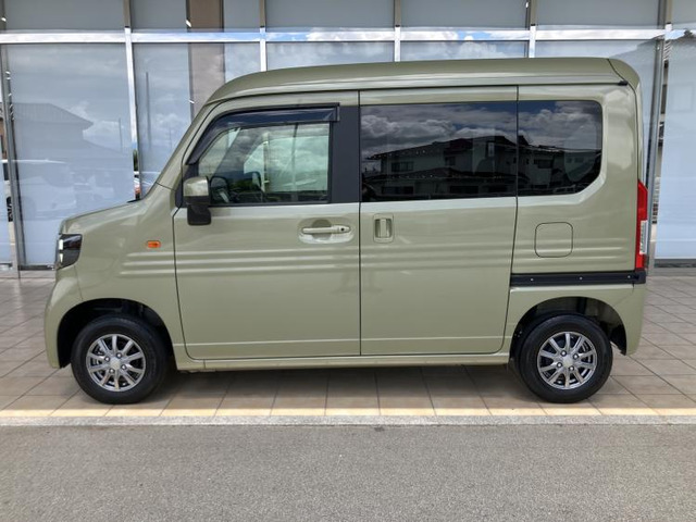 N-VAN+スタイル ファン 4WD