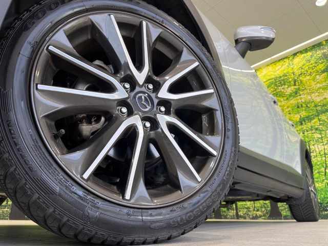�y����18�C���`�A���~�z�C�[���z�O�ςɃ}�b�`���������A���~�z�C�[���𑕒����Ă���܂��B�e��ЊO�A���~�z�C�[����A�X�^�b�h���X�^�C�����戵�����Ă���܂��B���񂲑��k����������