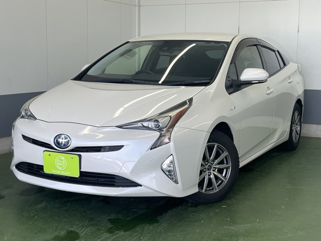 プリウス1.8 S セーフティ プラス E-Four 4WD