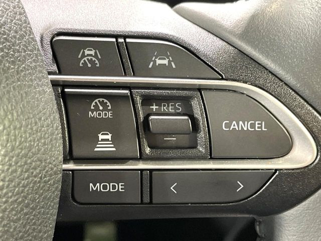 【トヨタセーフティセンス】走行中に前方の車両等を認識し、衝突しそうな時は警報とブレーキで衝突回避と被害軽減をアシスト。より安全にドライブをお楽しみいただけます。