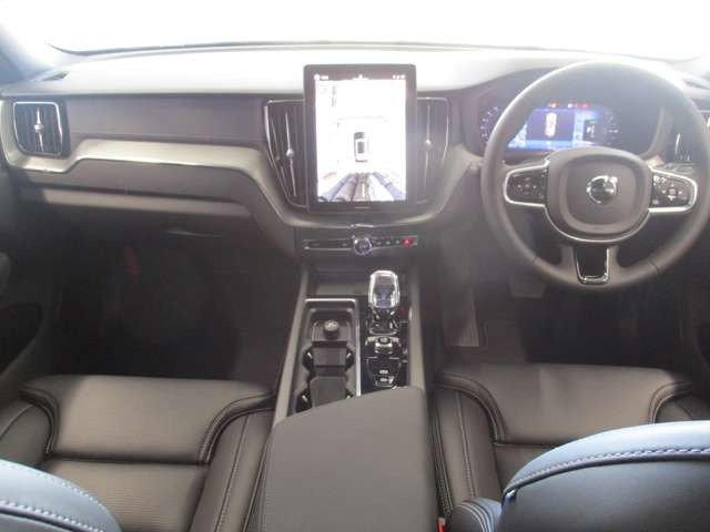 XC60ウルトラ T6 AWD プラグイン ハイブリッド ブラック エディション 4WD