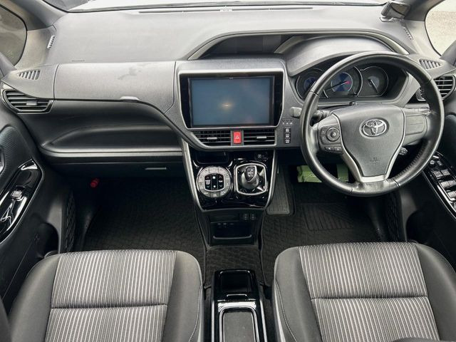ヴォクシー1.8 ハイブリッド ZS 煌