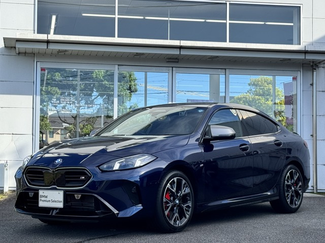 2シリーズグランクーペM235 xドライブ 4WD