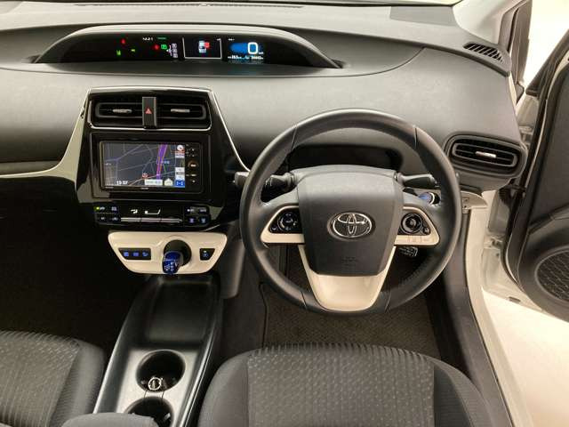 プリウス1.8 S