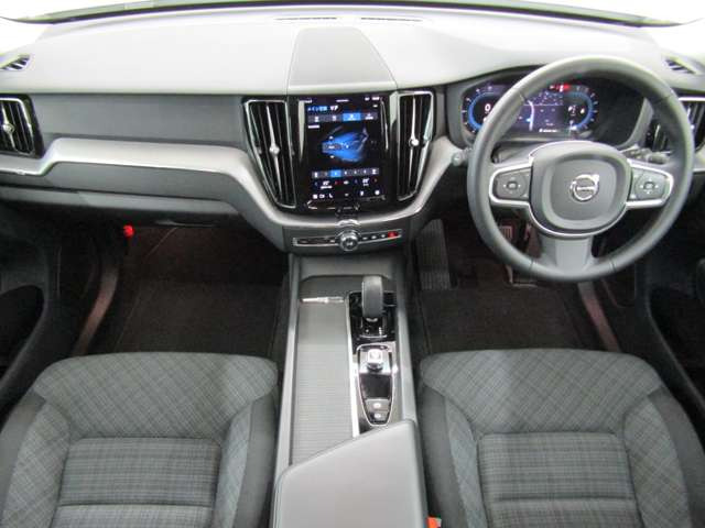 XC60プラス B5