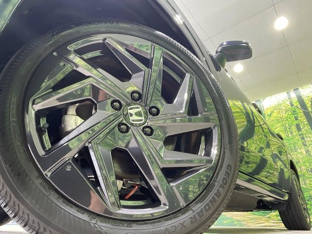�y19�C���`�A���~�z�C�[���z�O�ςɃ}�b�`�����A���~�z�C�[���𑕒����Ă���܂��B�e��A���~�z�C�[����A�X�^�b�h���X�^�C�����戵�����Ă���܂��B���񂲑��k����������