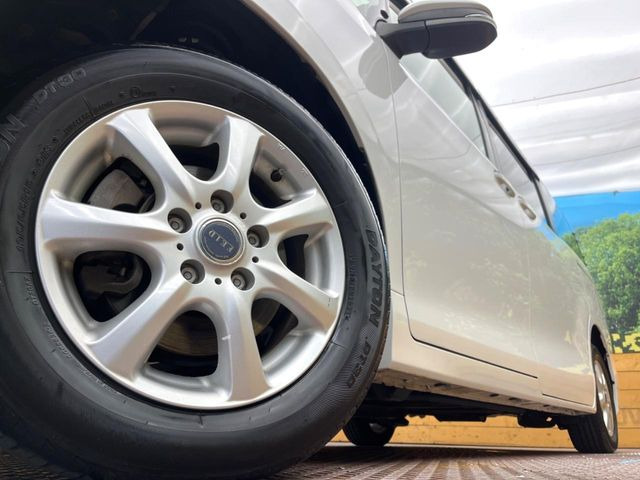 �y15�C���`�A���~�z�C�[���z�O�ςɃ}�b�`�����A���~�z�C�[���𑕒����Ă���܂��B�e��A���~�z�C�[����A�X�^�b�h���X�^�C�����戵�����Ă���܂��B���񂲑��k����������