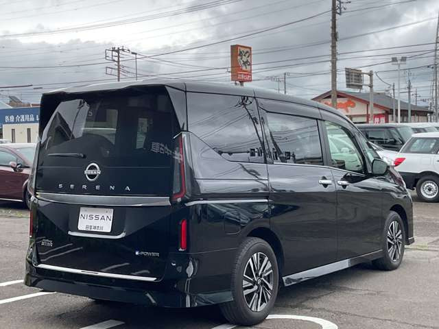 セレナ1.4 e-POWER ハイウェイスターV
