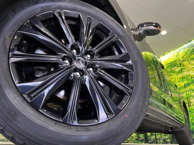 �y����19�C���`�A���~�z�C�[���z�O�ςɃ}�b�`���������A���~�z�C�[���𑕒����Ă���܂��B�e��ЊO�A���~�z�C�[����A�X�^�b�h���X�^�C�����戵�����Ă���܂��B���񂲑��k����������